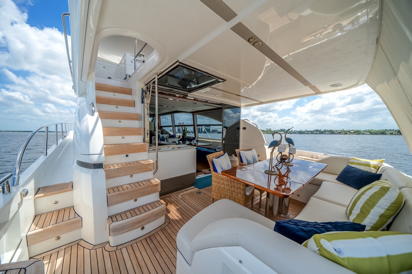 2019-princess-yachts-70-f890fe