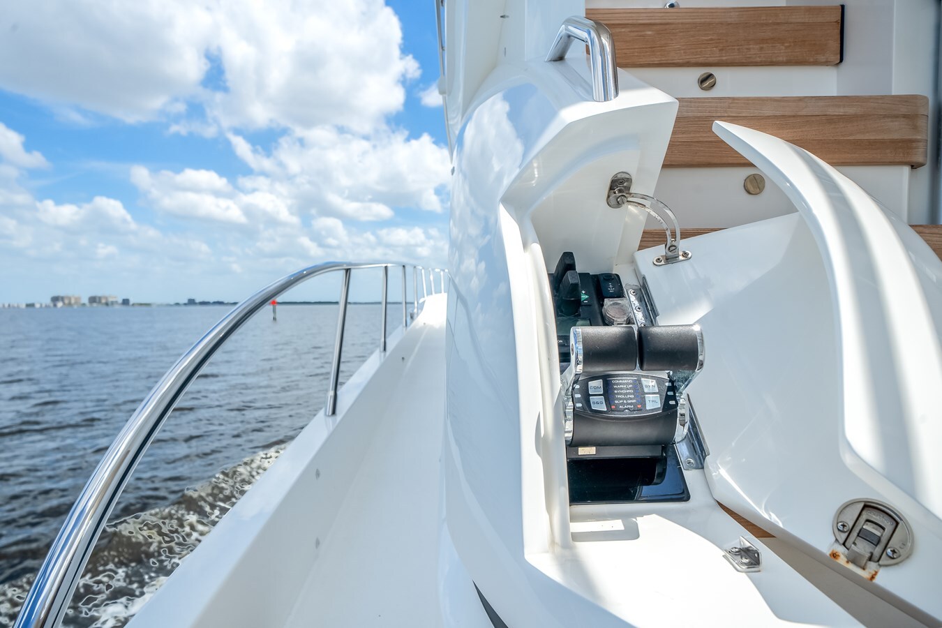 2019-princess-yachts-70-f890fe