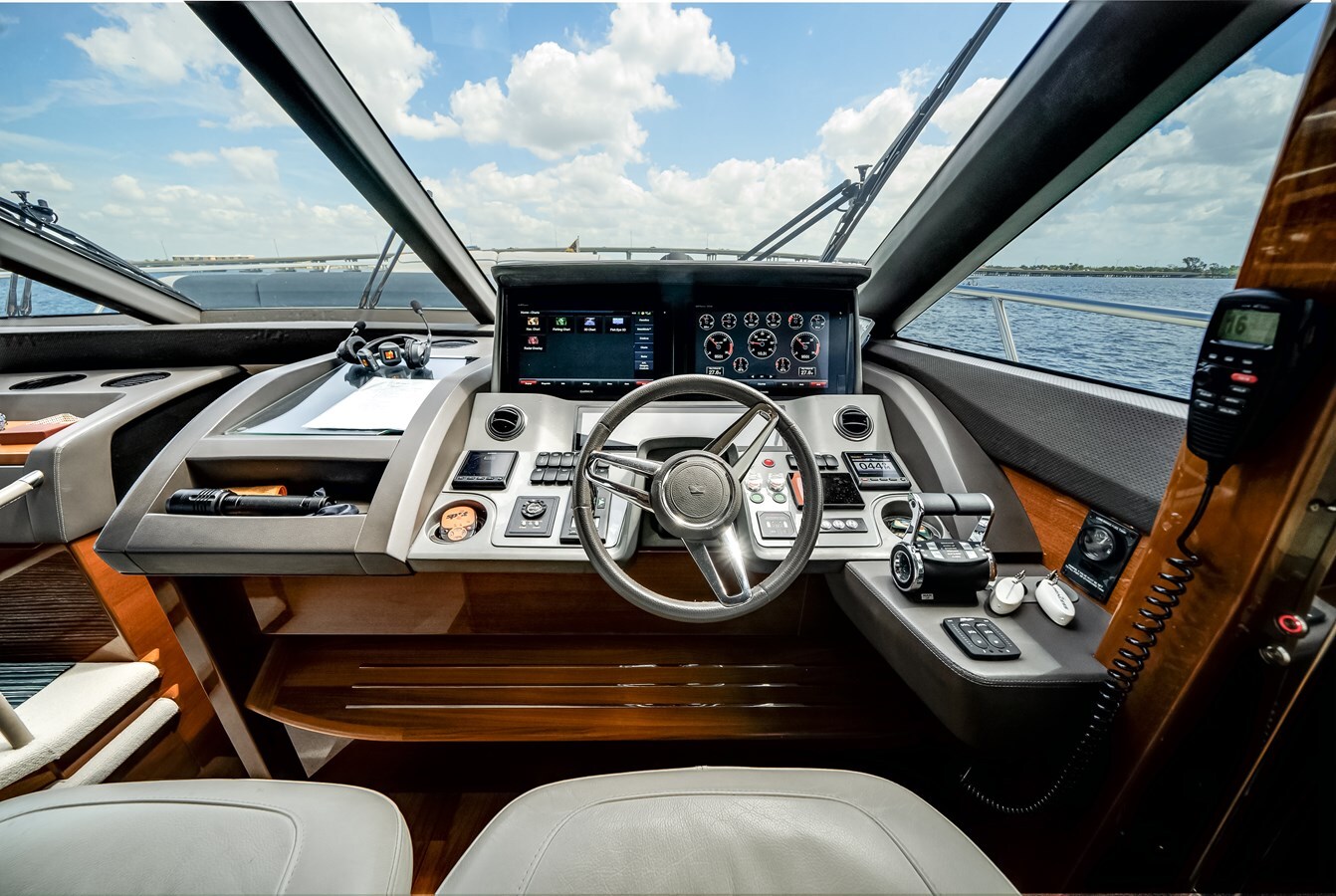 2019-princess-yachts-70-f890fe