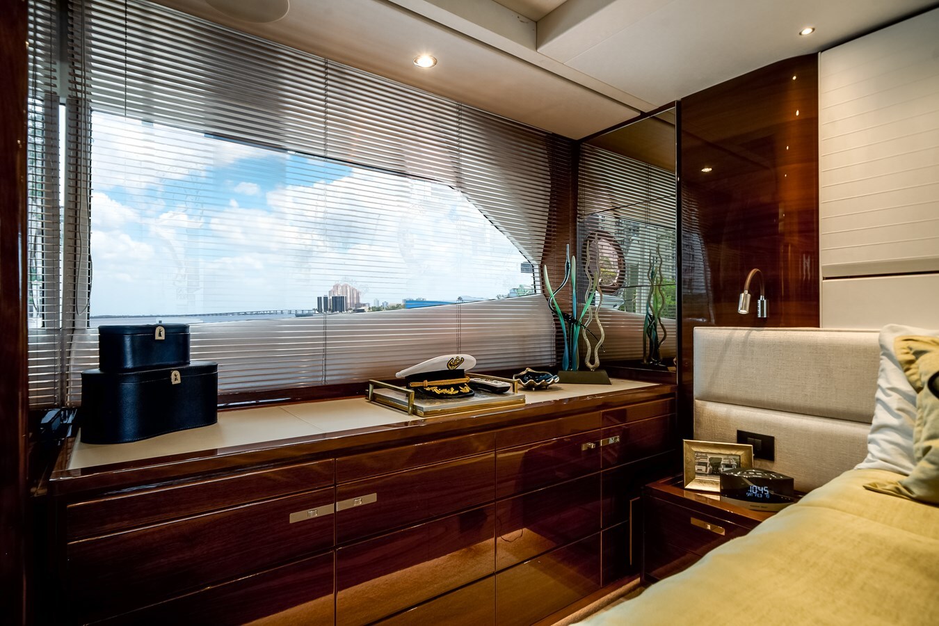 2019-princess-yachts-70-f890fe