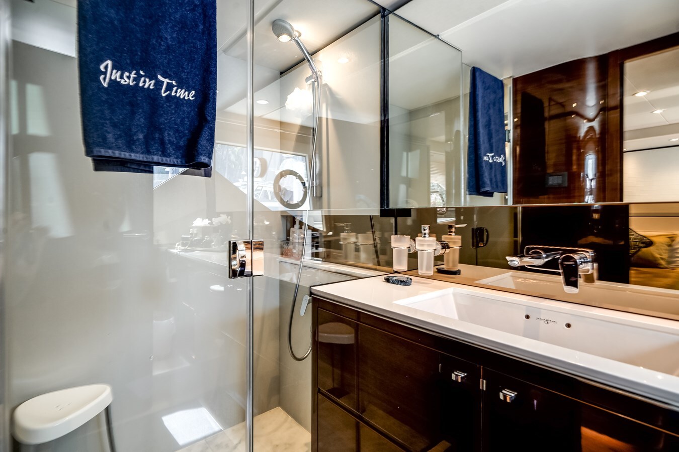 2019-princess-yachts-70-f890fe