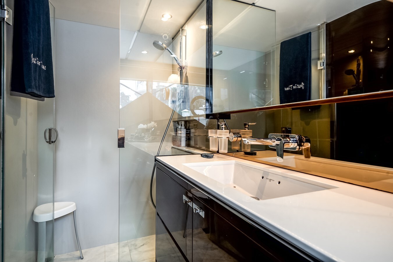 2019-princess-yachts-70-f890fe