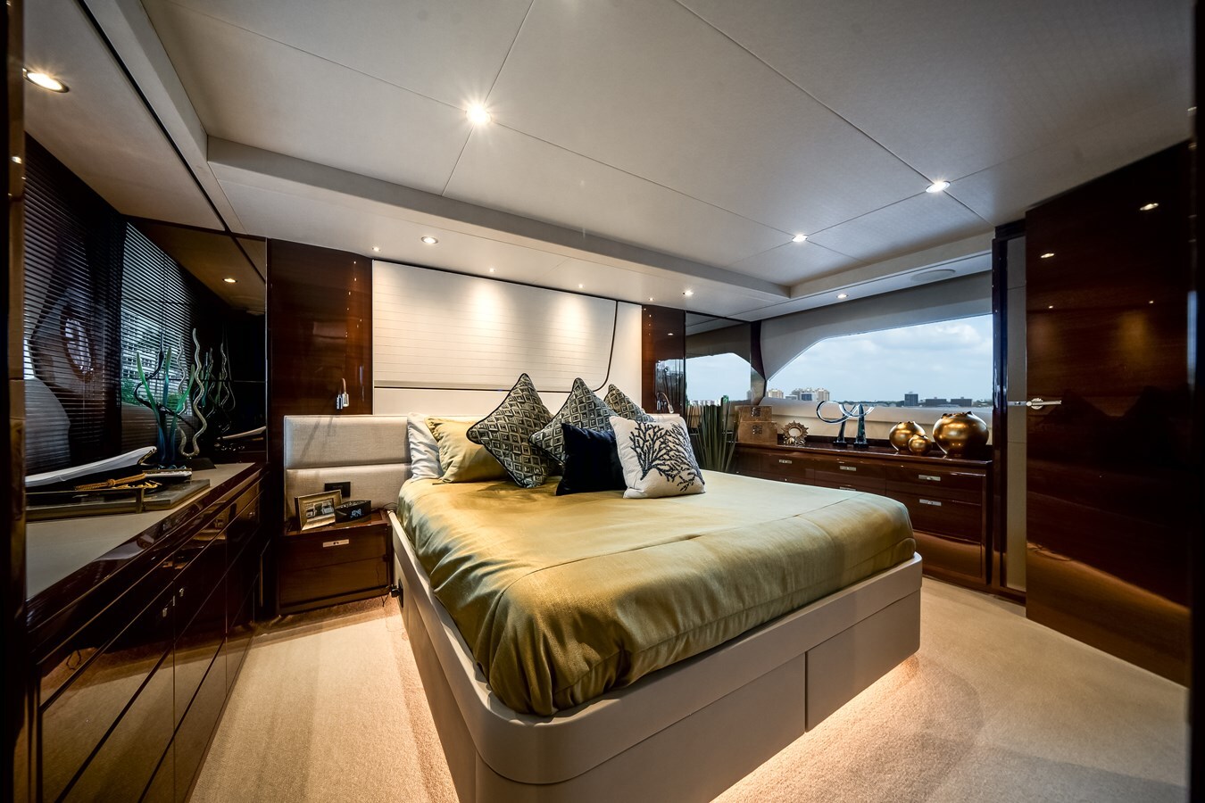 2019-princess-yachts-70-f890fe