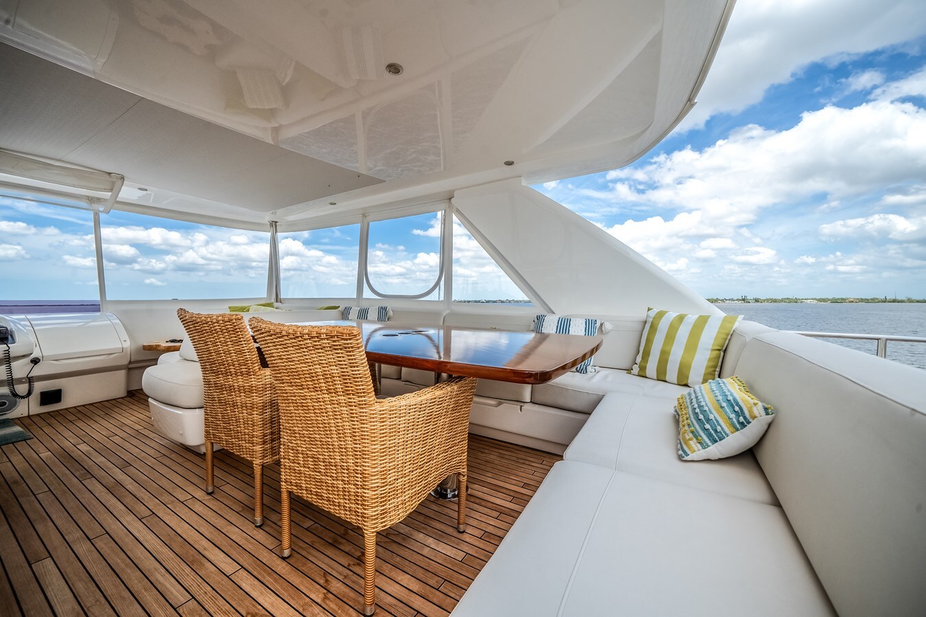 2019-princess-yachts-70-f890fe