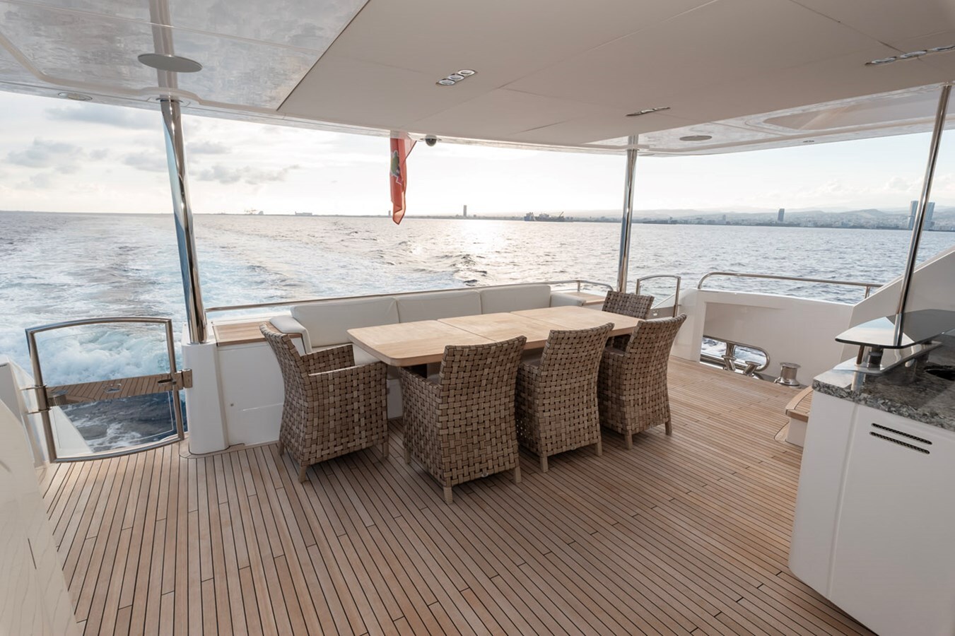 2019-princess-yachts-98-6-4ae178