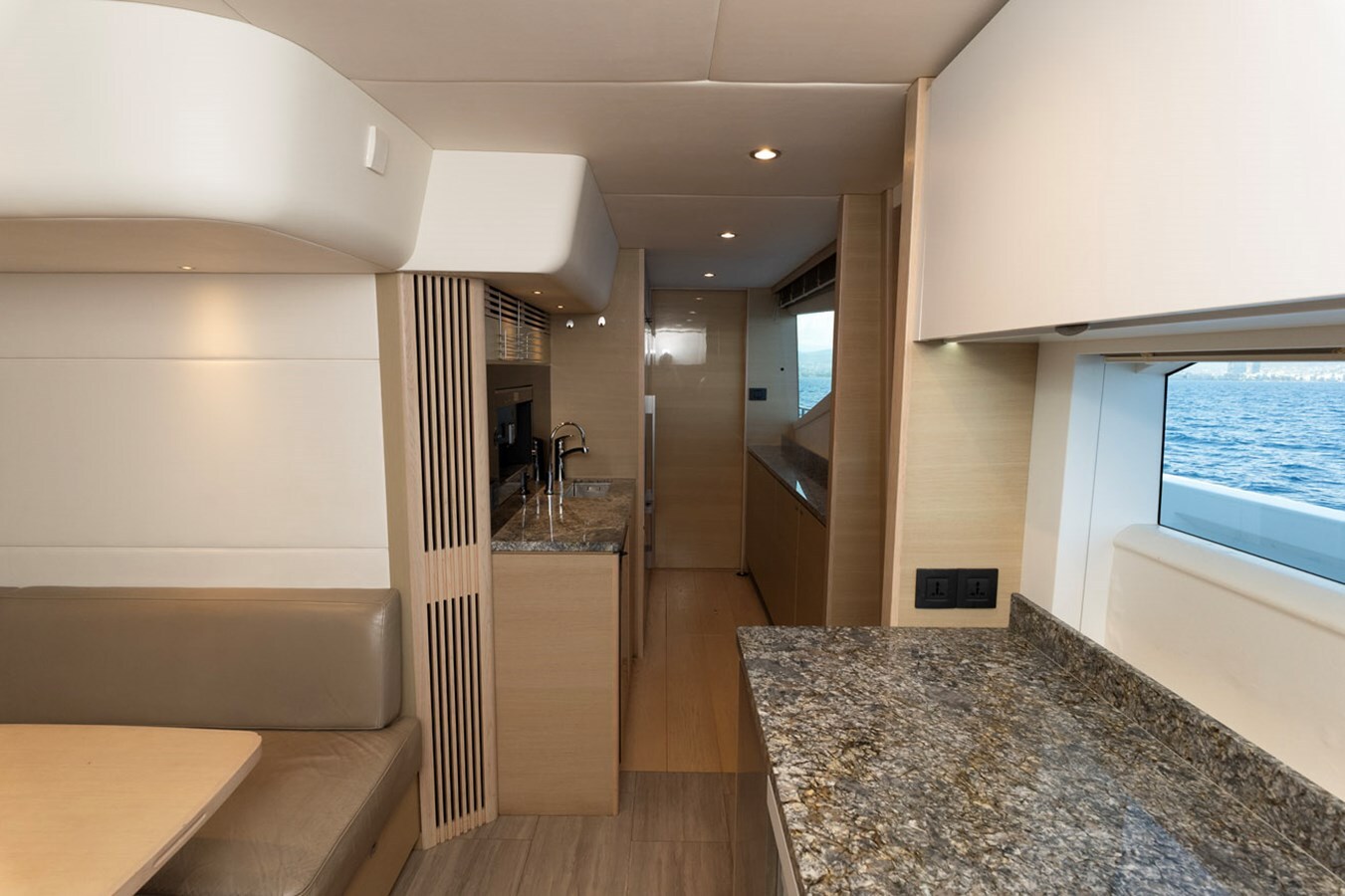 2019-princess-yachts-98-6-4ae178