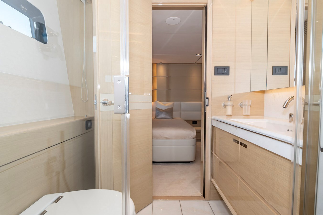 2019-princess-yachts-98-6-4ae178