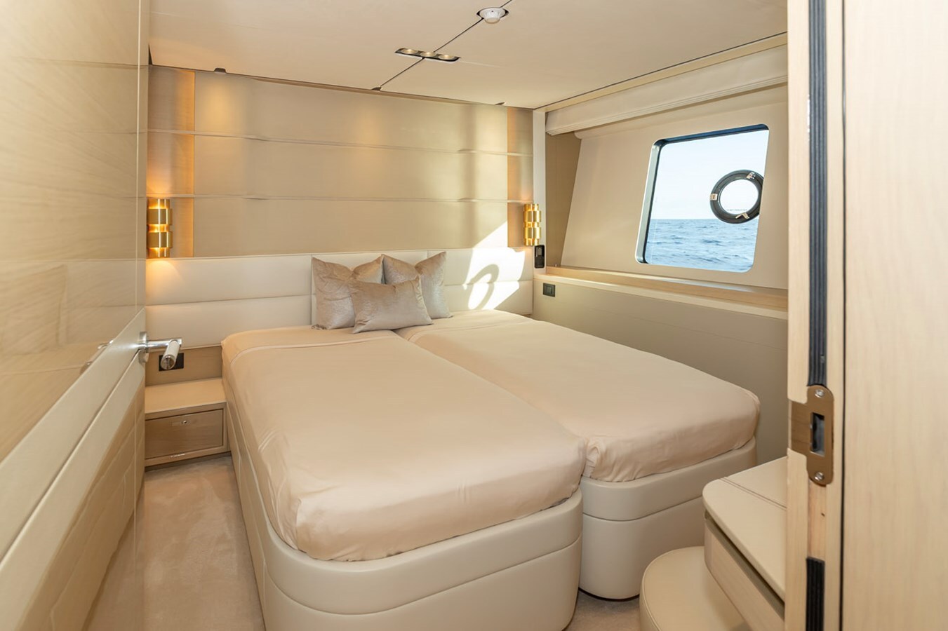 2019-princess-yachts-98-6-4ae178