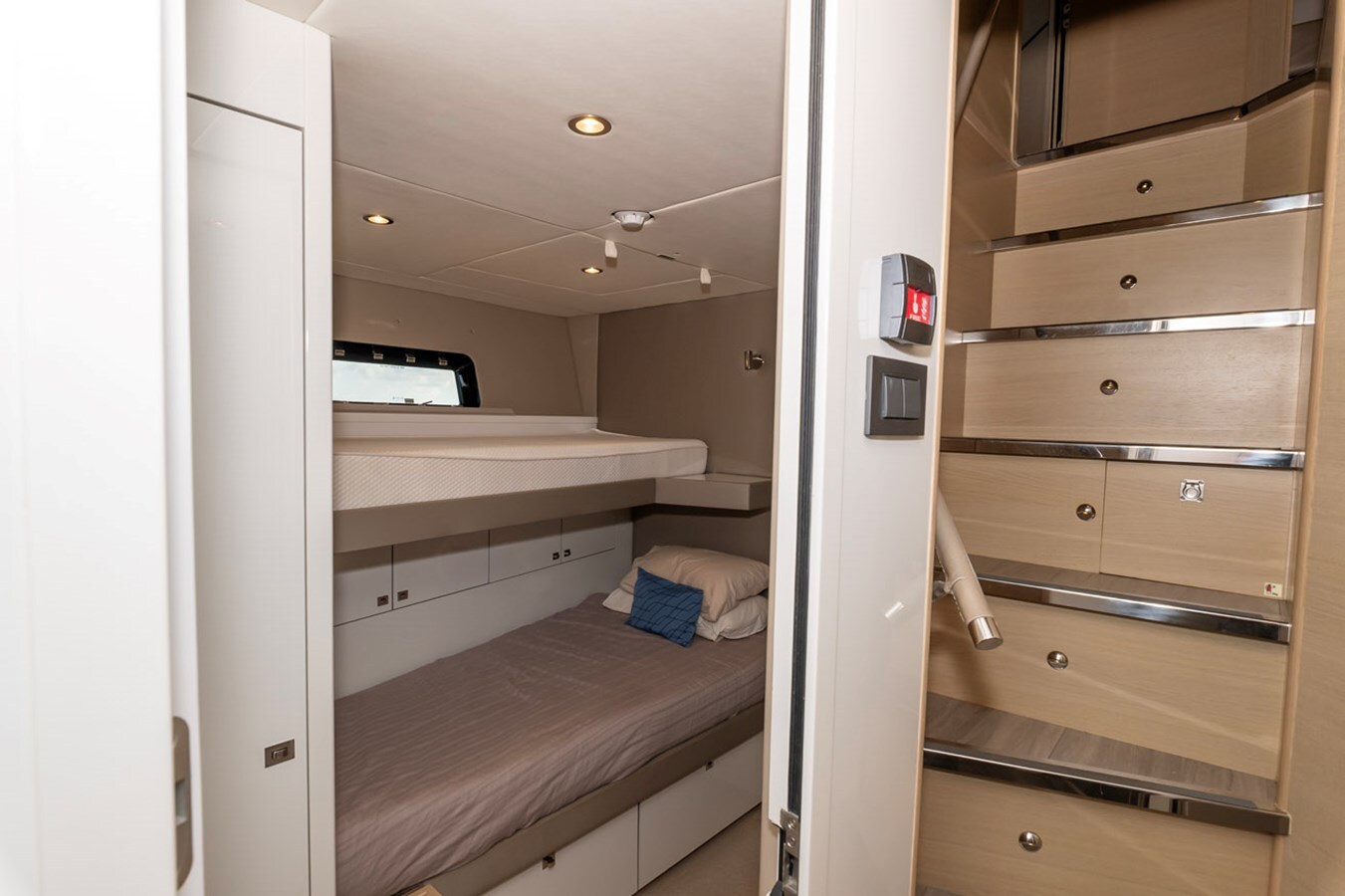 2019-princess-yachts-98-6-4ae178