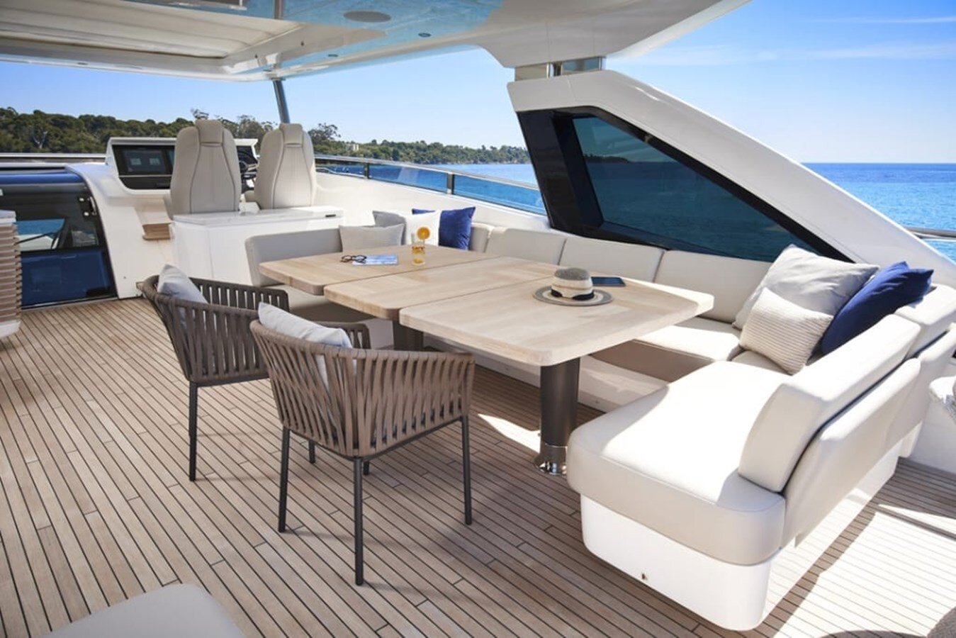 2019-princess-yachts-99-11-6ad9f0