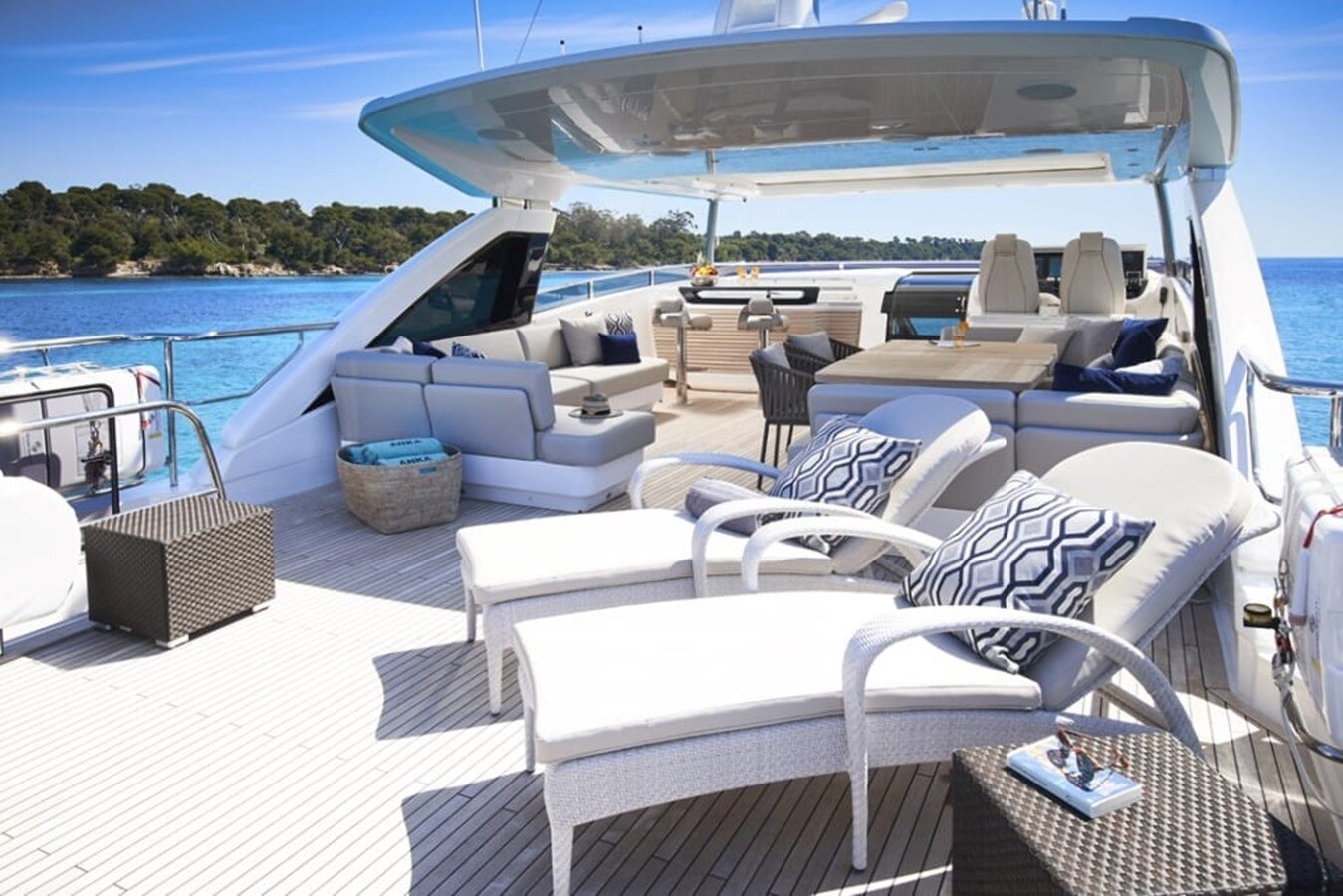 2019-princess-yachts-99-11-6ad9f0