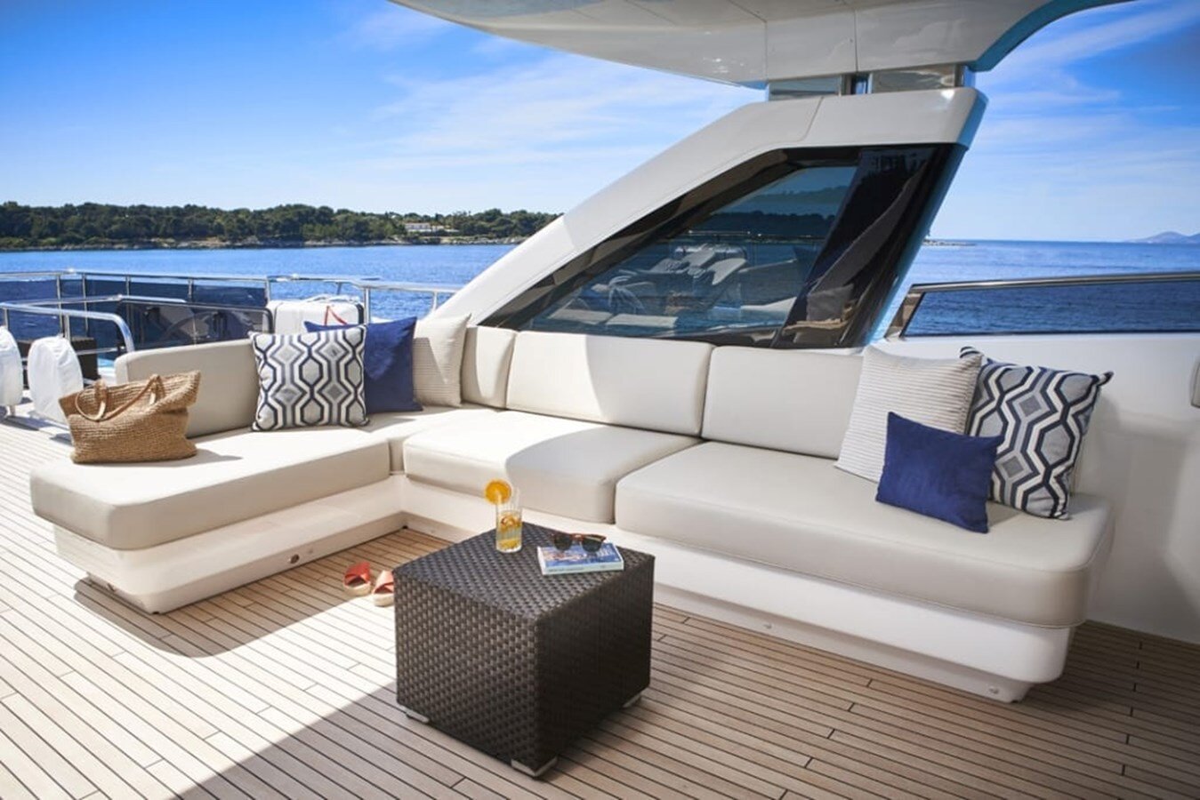 2019-princess-yachts-99-11-6ad9f0