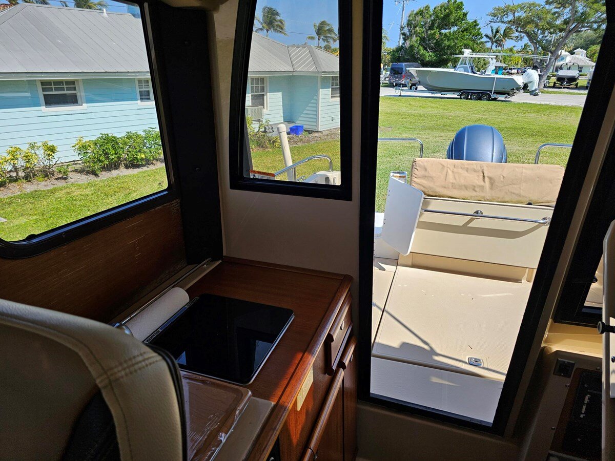 2019-ranger-tugs-28-11-68402c