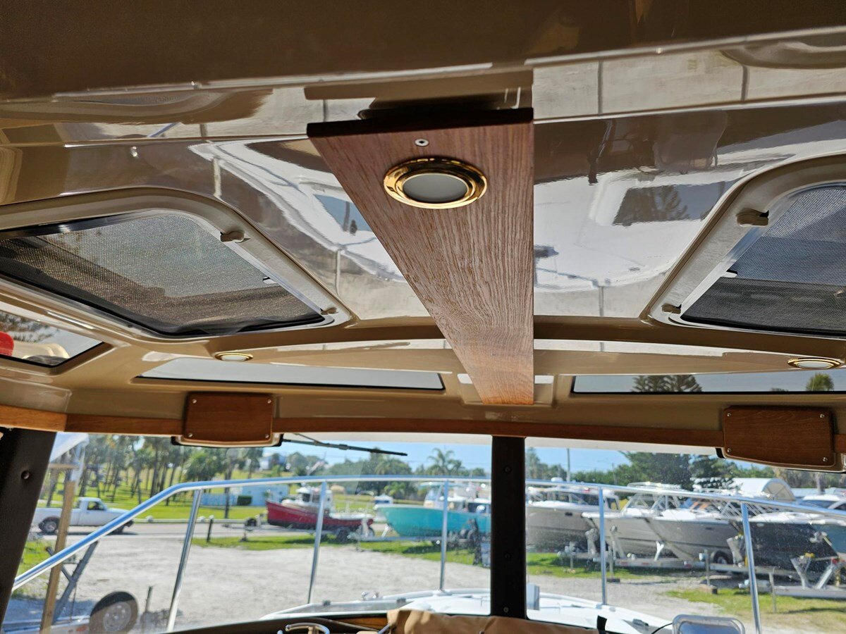 2019-ranger-tugs-28-11-68402c