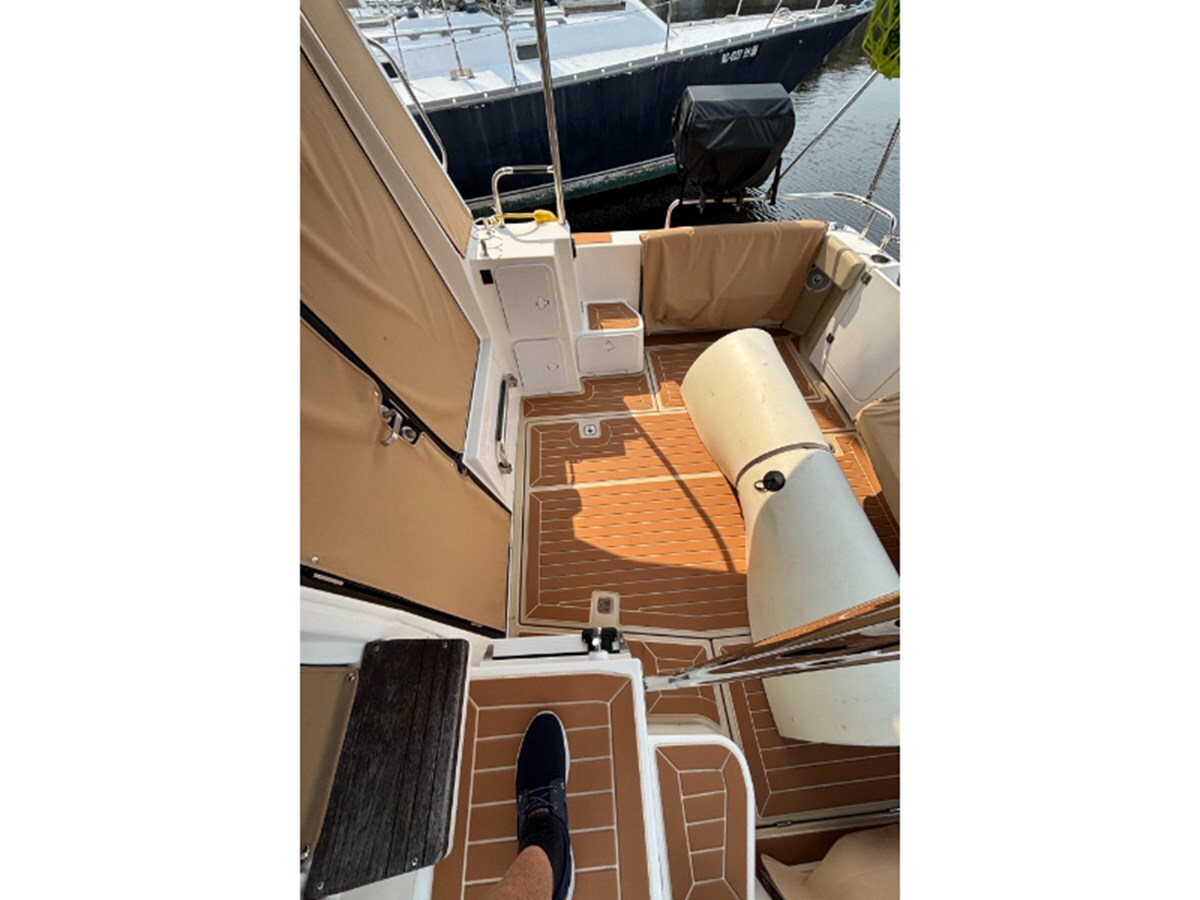 2019-ranger-tugs-33-4-00749c