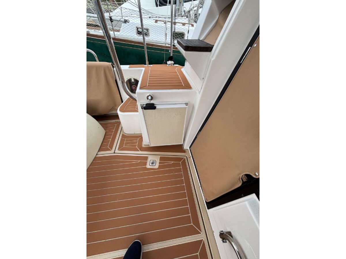 2019-ranger-tugs-33-4-00749c