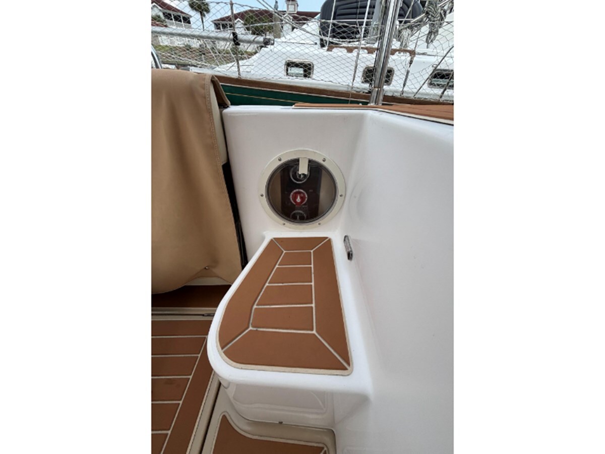 2019-ranger-tugs-33-4-00749c