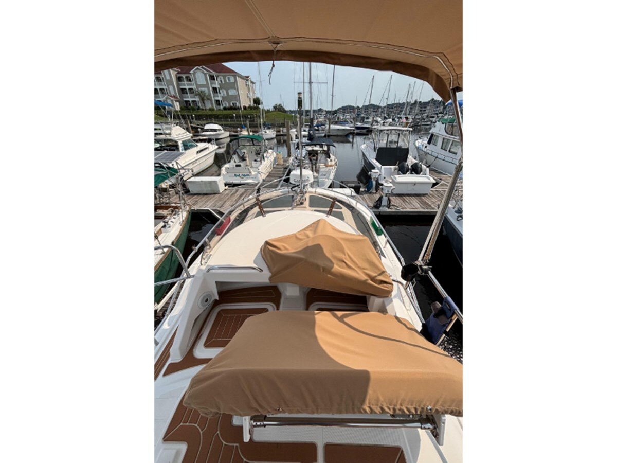 2019-ranger-tugs-33-4-00749c