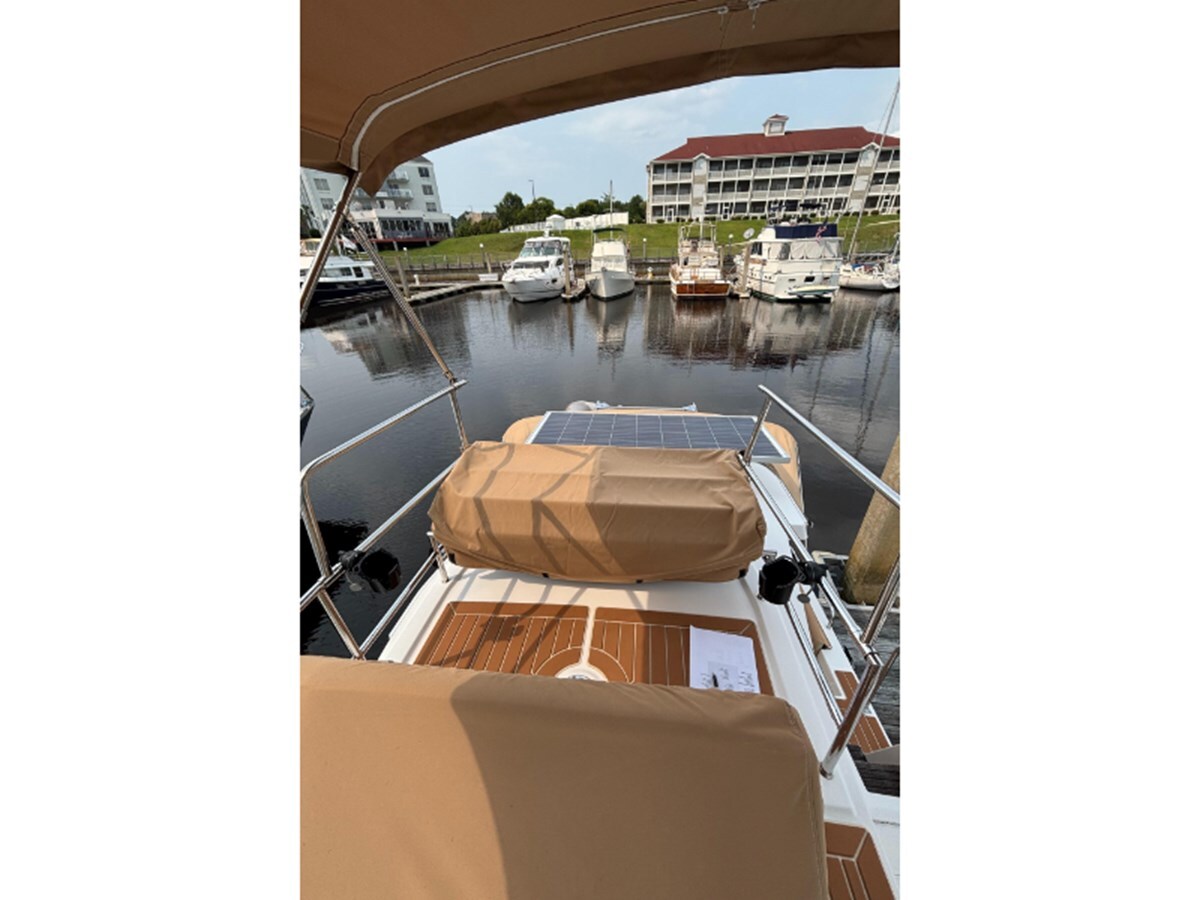 2019-ranger-tugs-33-4-00749c