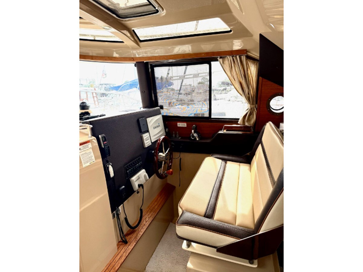 2019-ranger-tugs-33-4-00749c