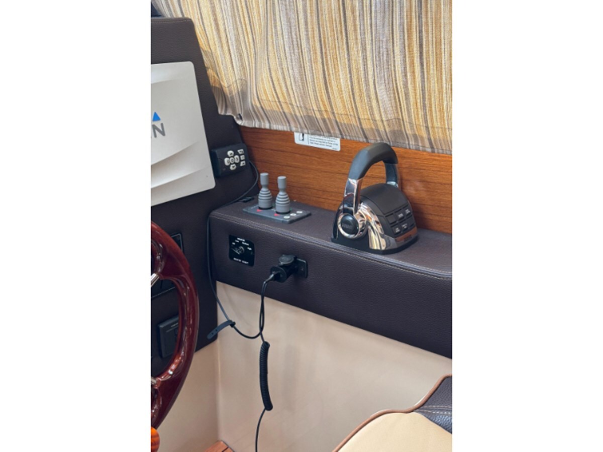 2019-ranger-tugs-33-4-00749c