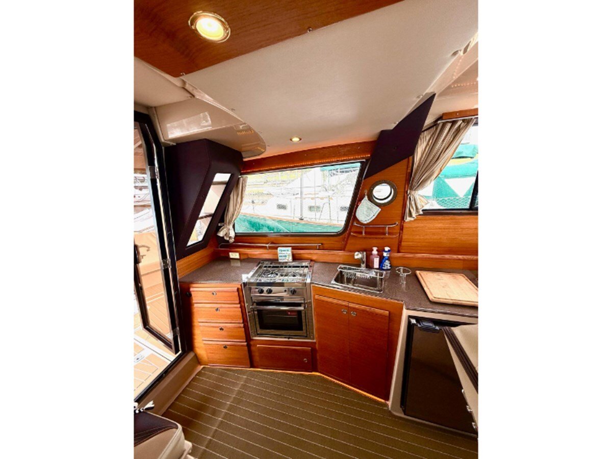 2019-ranger-tugs-33-4-00749c