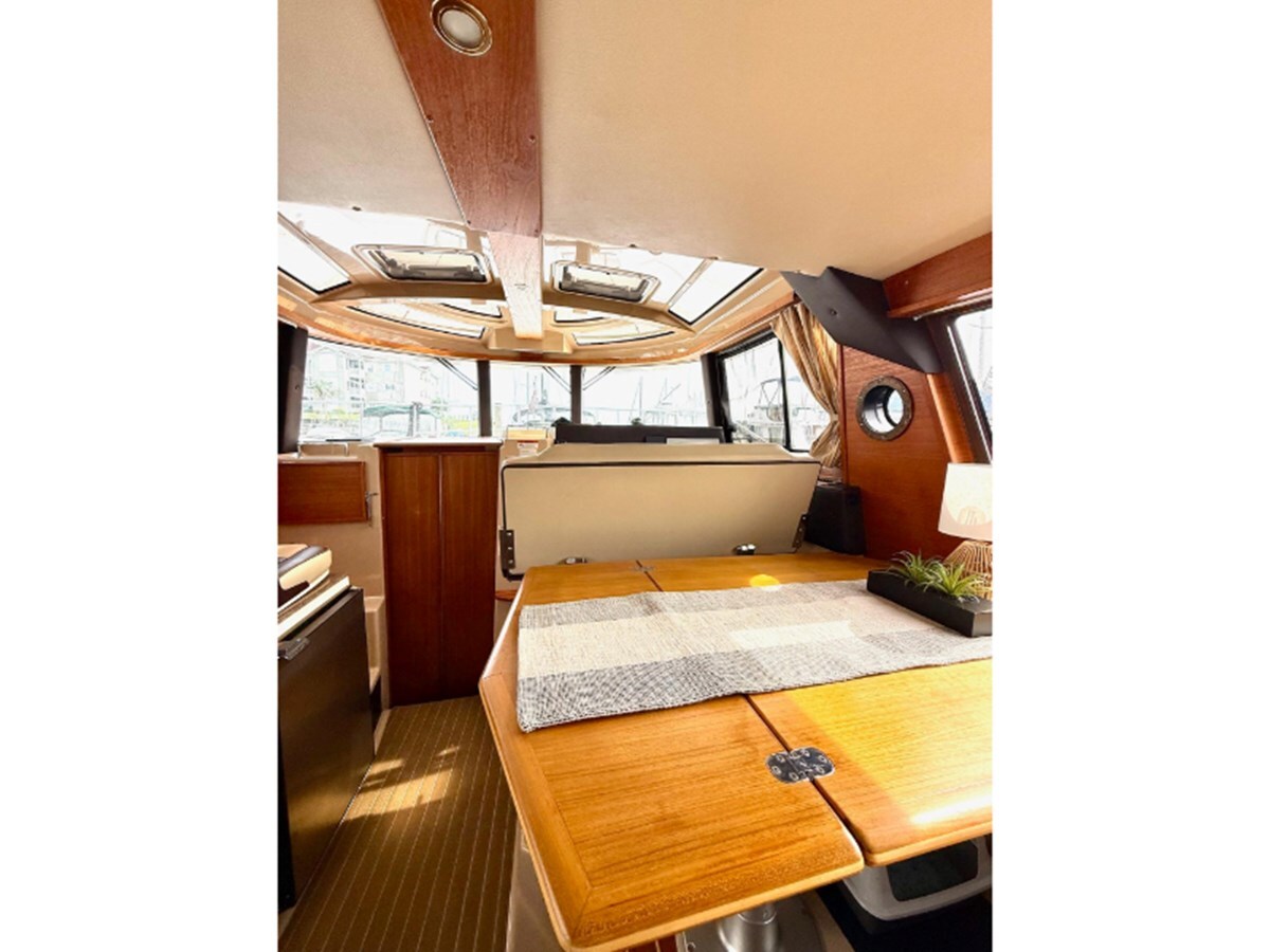 2019-ranger-tugs-33-4-00749c