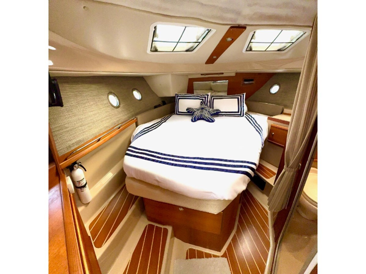 2019-ranger-tugs-33-4-00749c