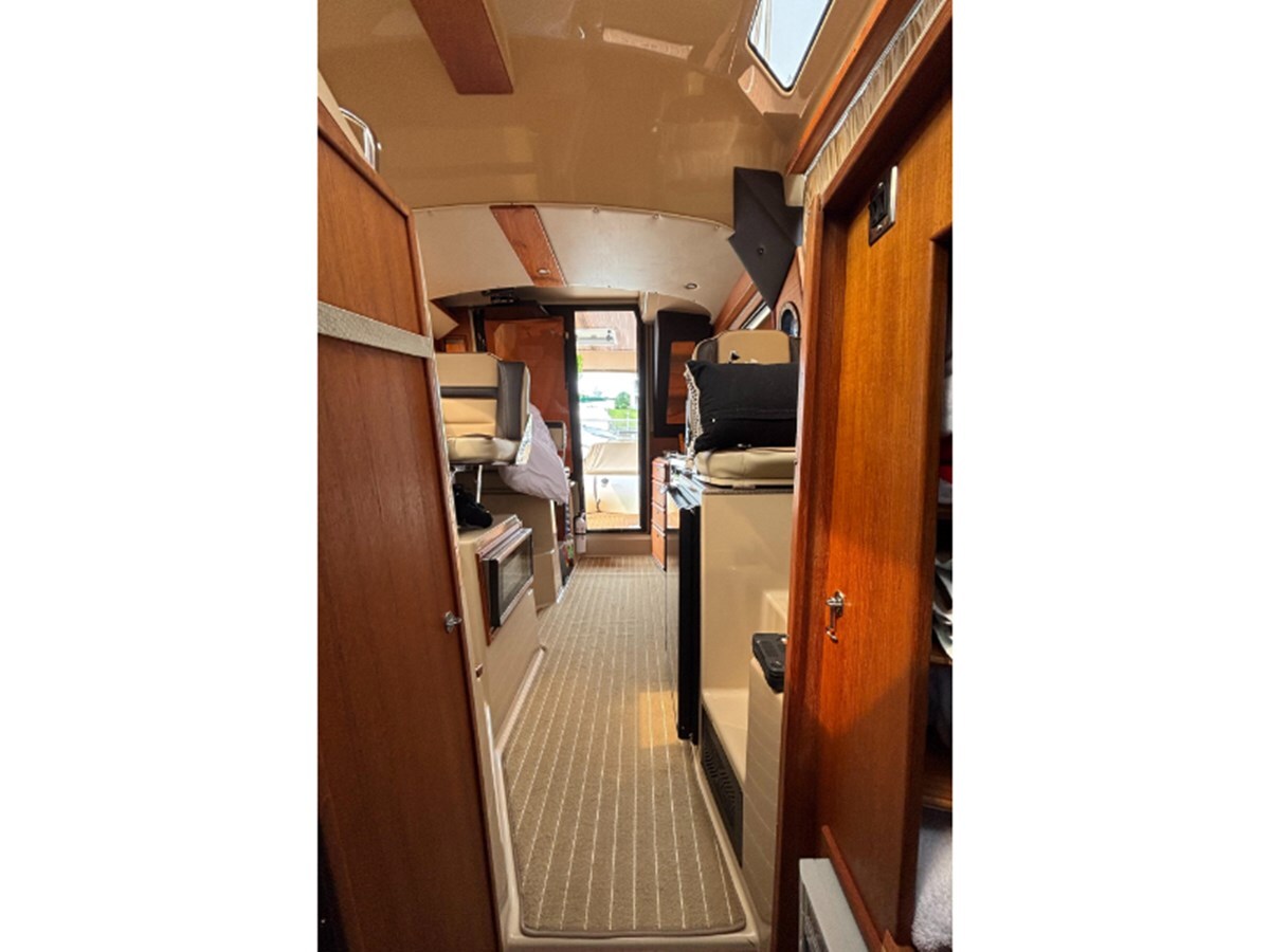 2019-ranger-tugs-33-4-00749c