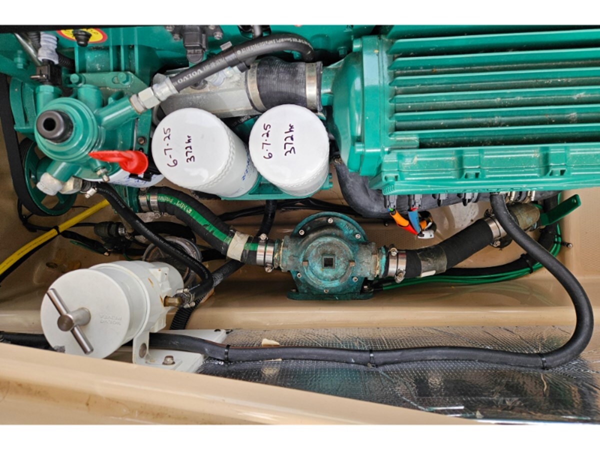 2019-ranger-tugs-33-4-00749c