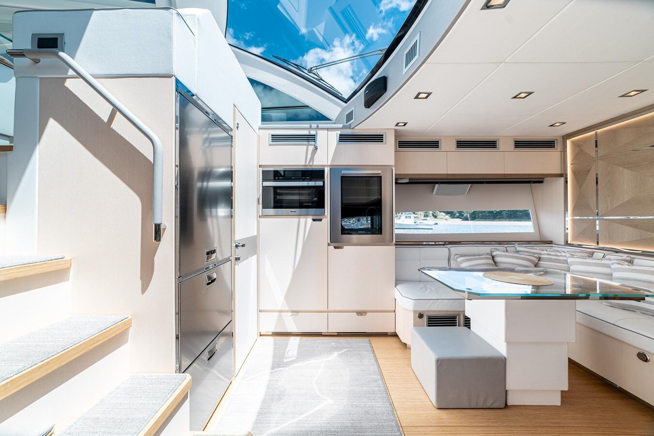 2019-rio-yachts-61-a70bc6