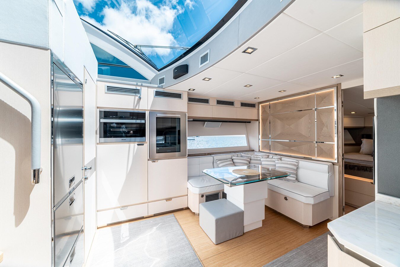 2019-rio-yachts-61-a70bc6