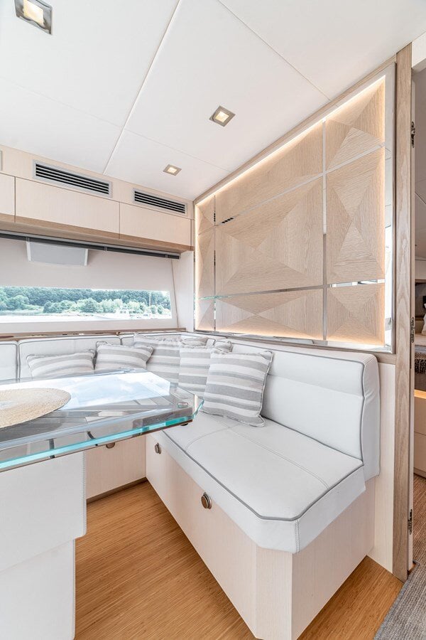 2019-rio-yachts-61-a70bc6