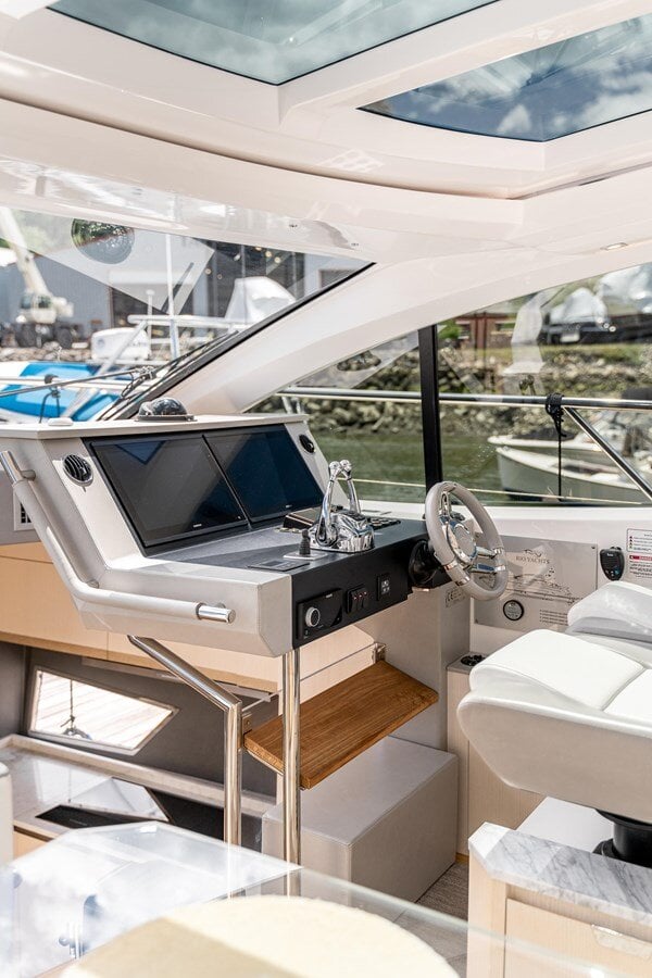 2019-rio-yachts-61-a70bc6