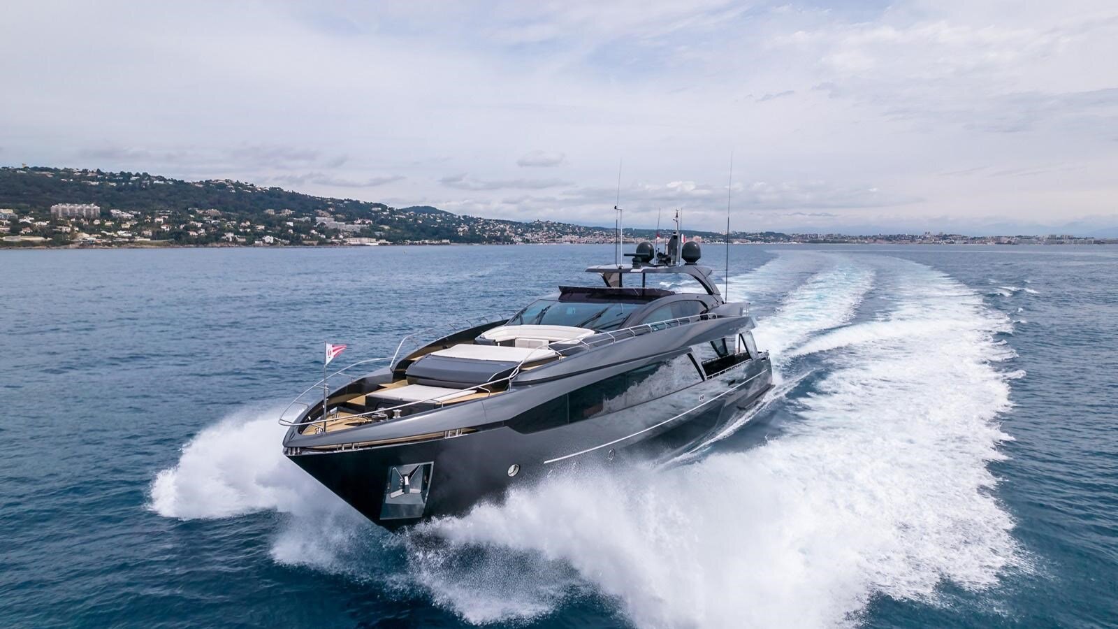 2019-riva-110-c7f95d