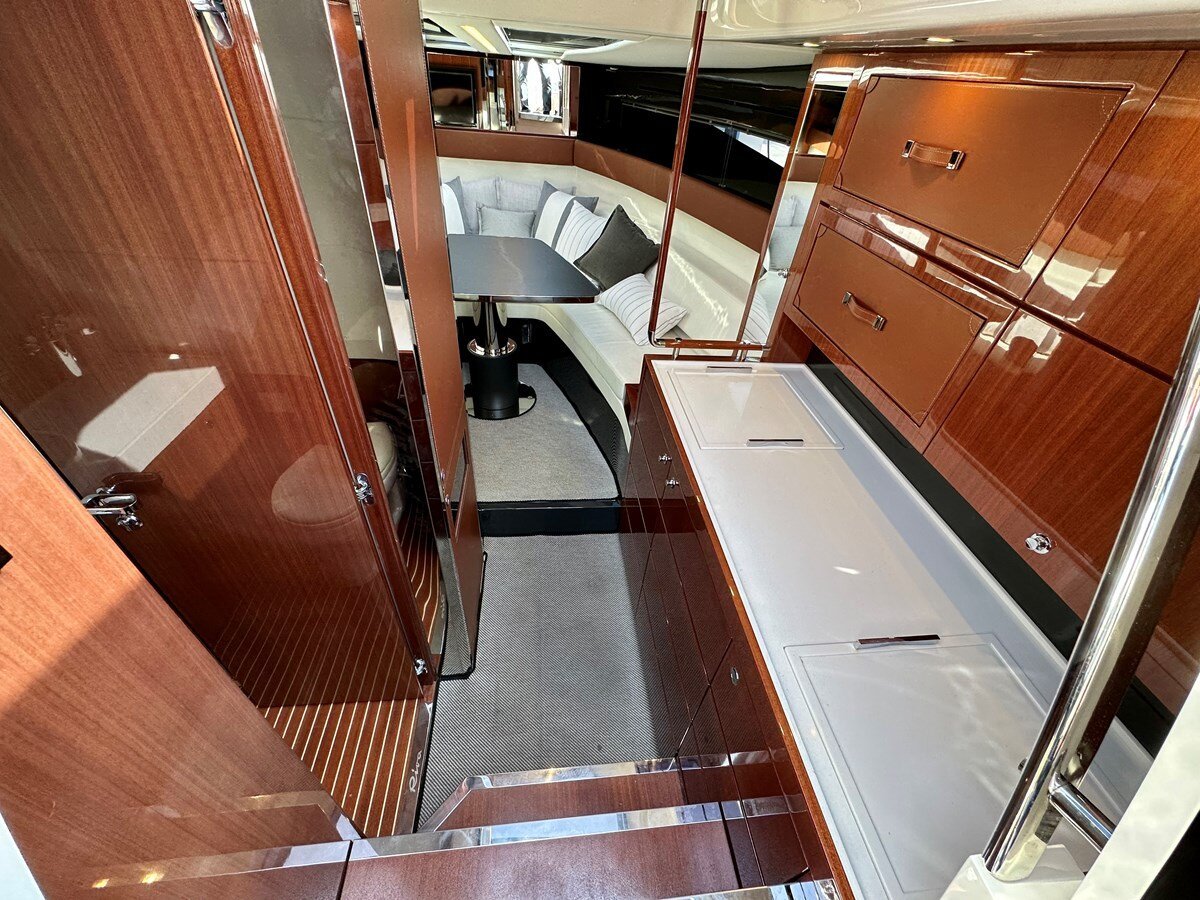 2019-riva-38-b3d223