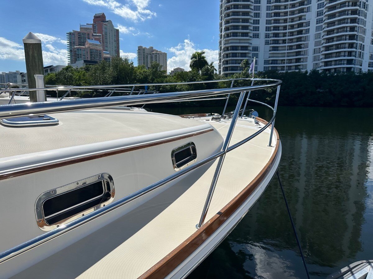 2019-sabre-yachts-42-1-92508b