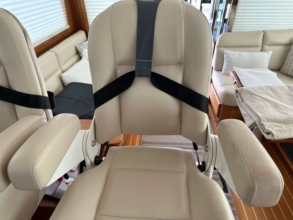 2019-sabre-yachts-42-1-92508b