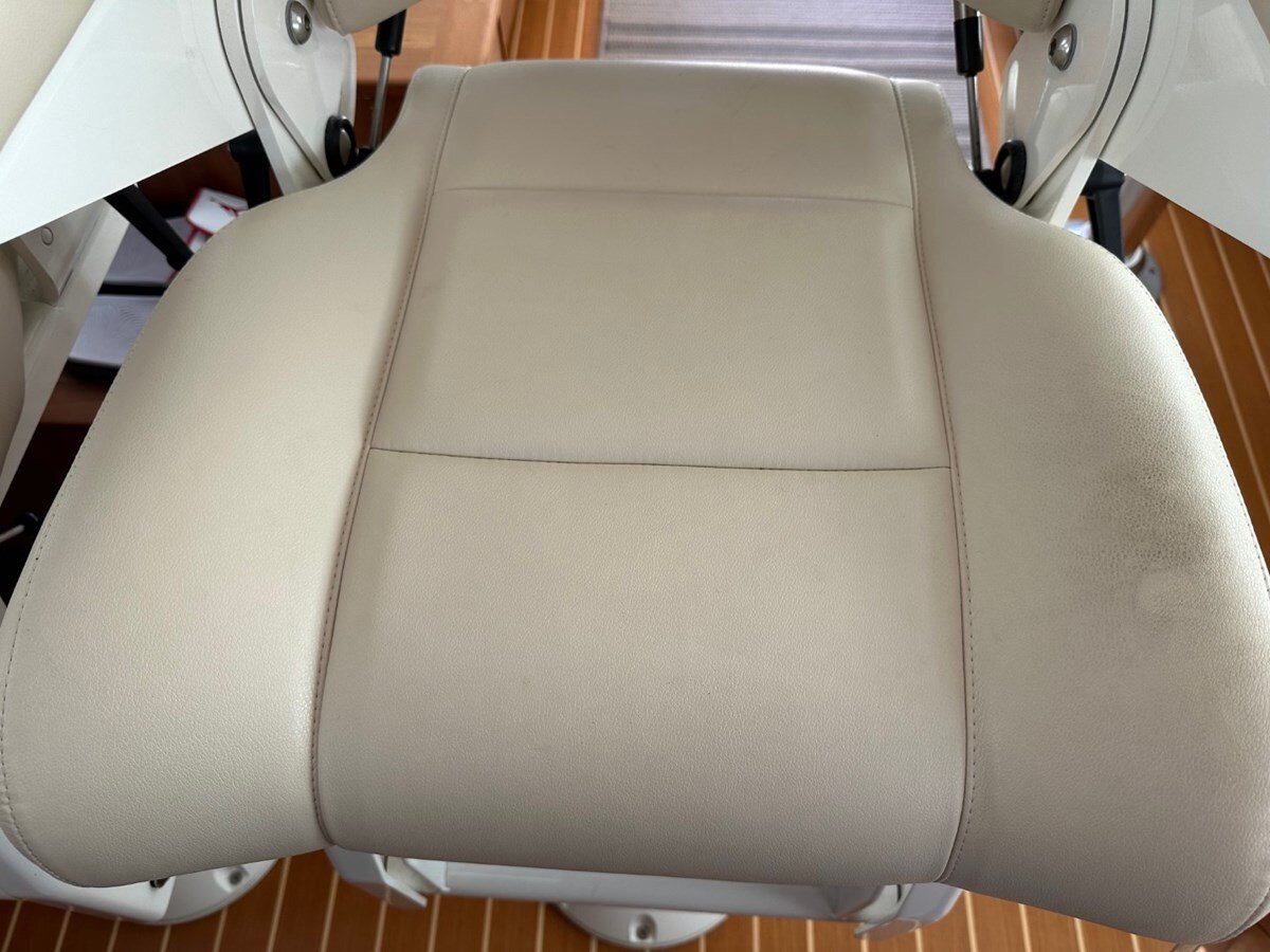 2019-sabre-yachts-42-1-92508b