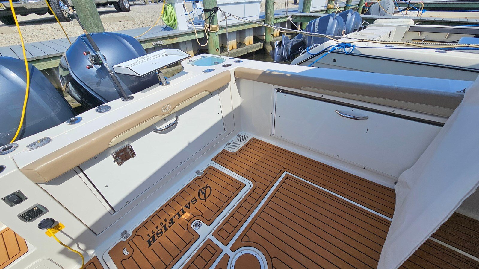 2019-sailfish-32-72d195