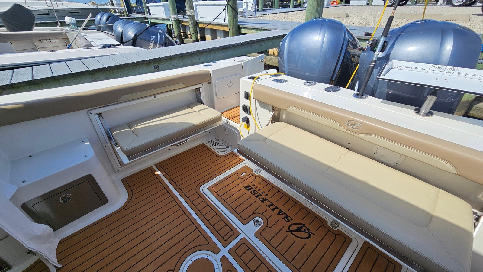 2019-sailfish-32-72d195