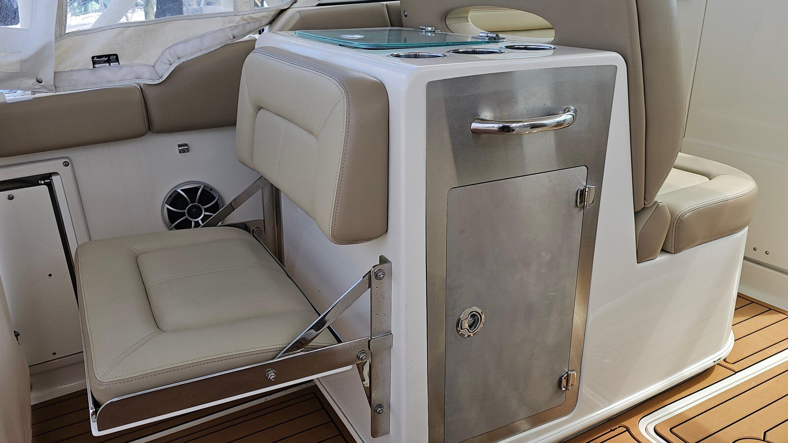 2019-sailfish-32-72d195