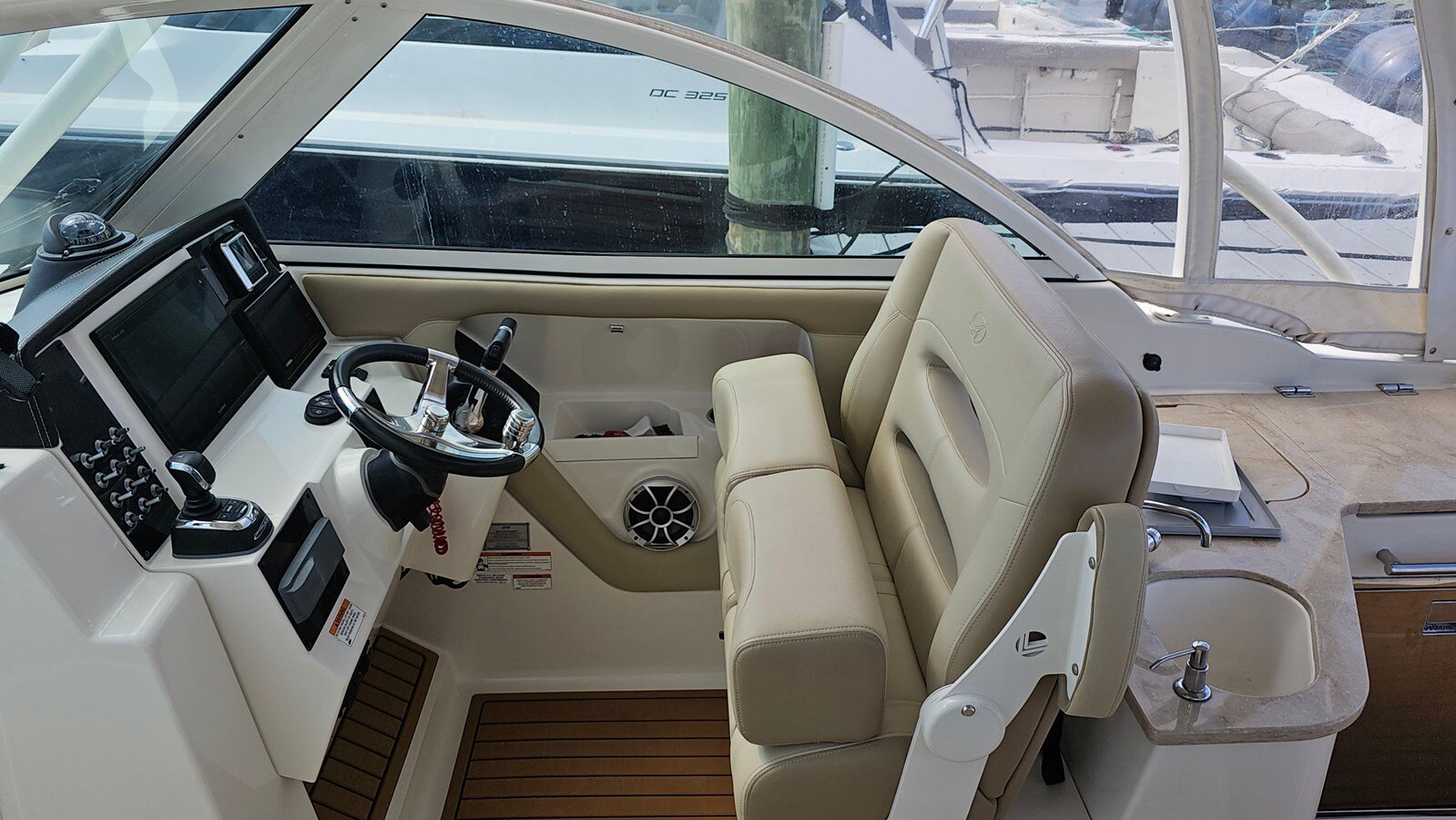 2019-sailfish-32-72d195