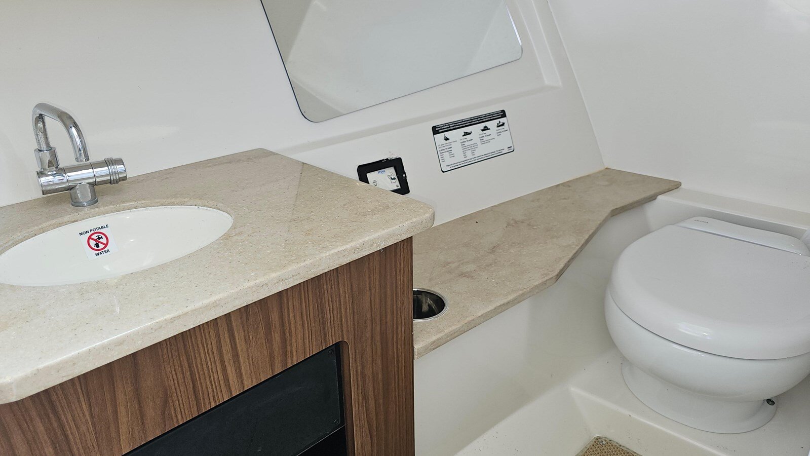 2019-sailfish-32-72d195