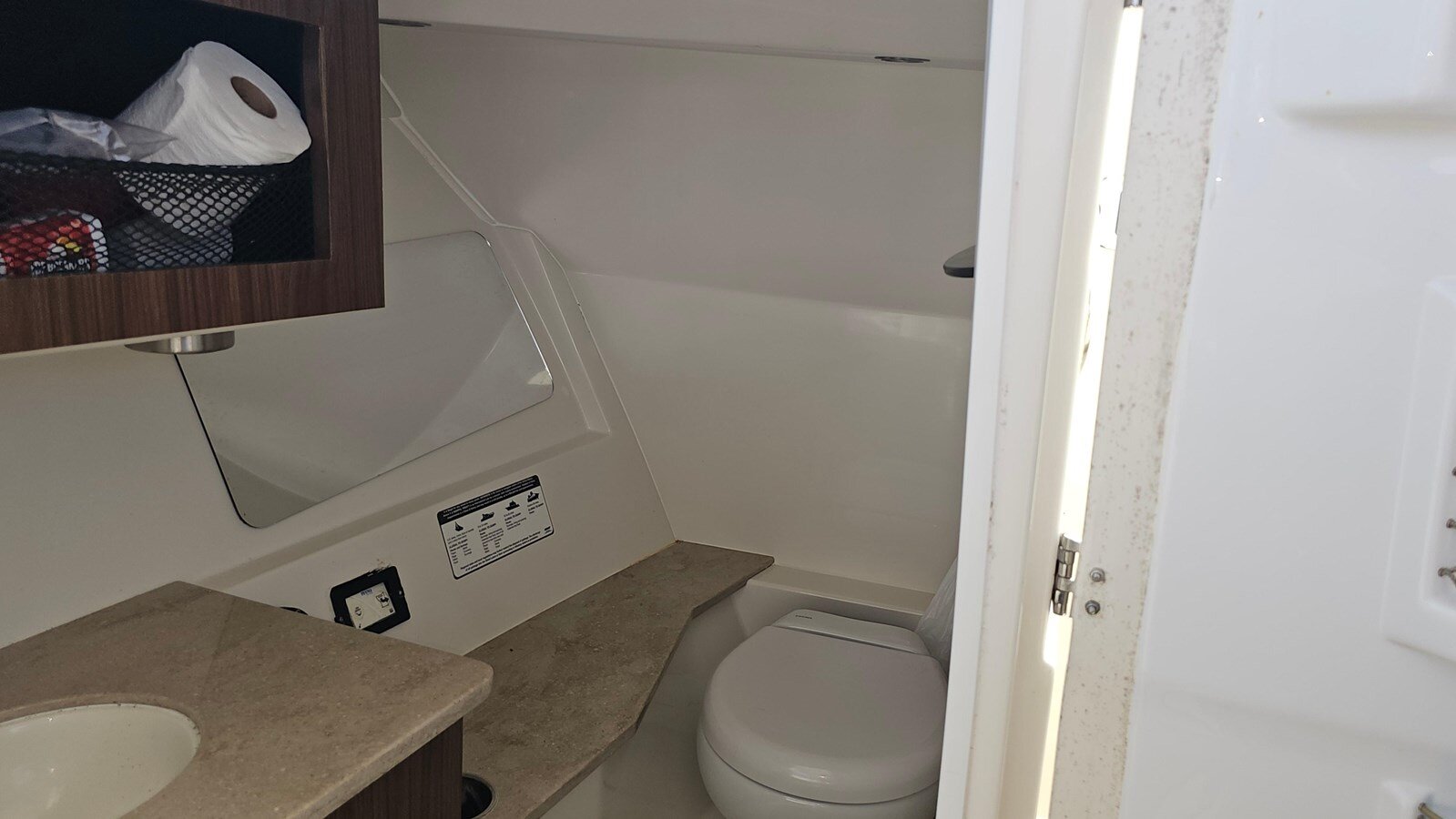 2019-sailfish-32-72d195