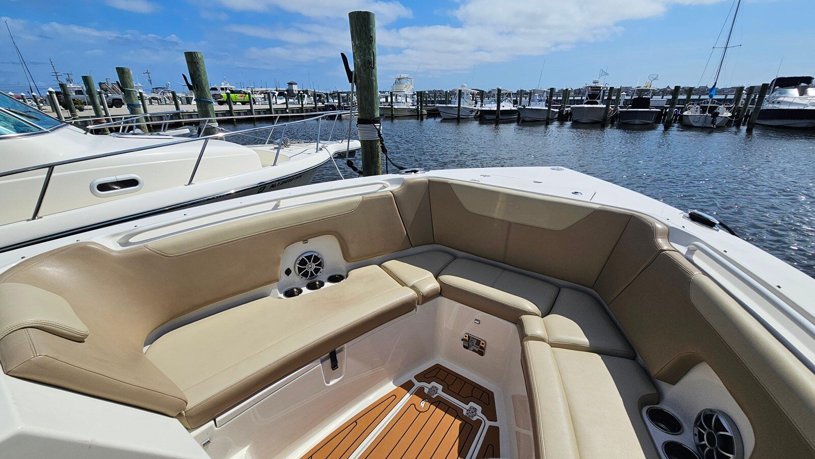 2019-sailfish-32-72d195