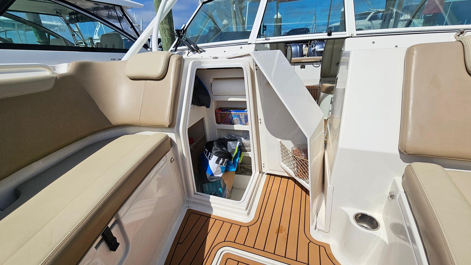 2019-sailfish-32-72d195