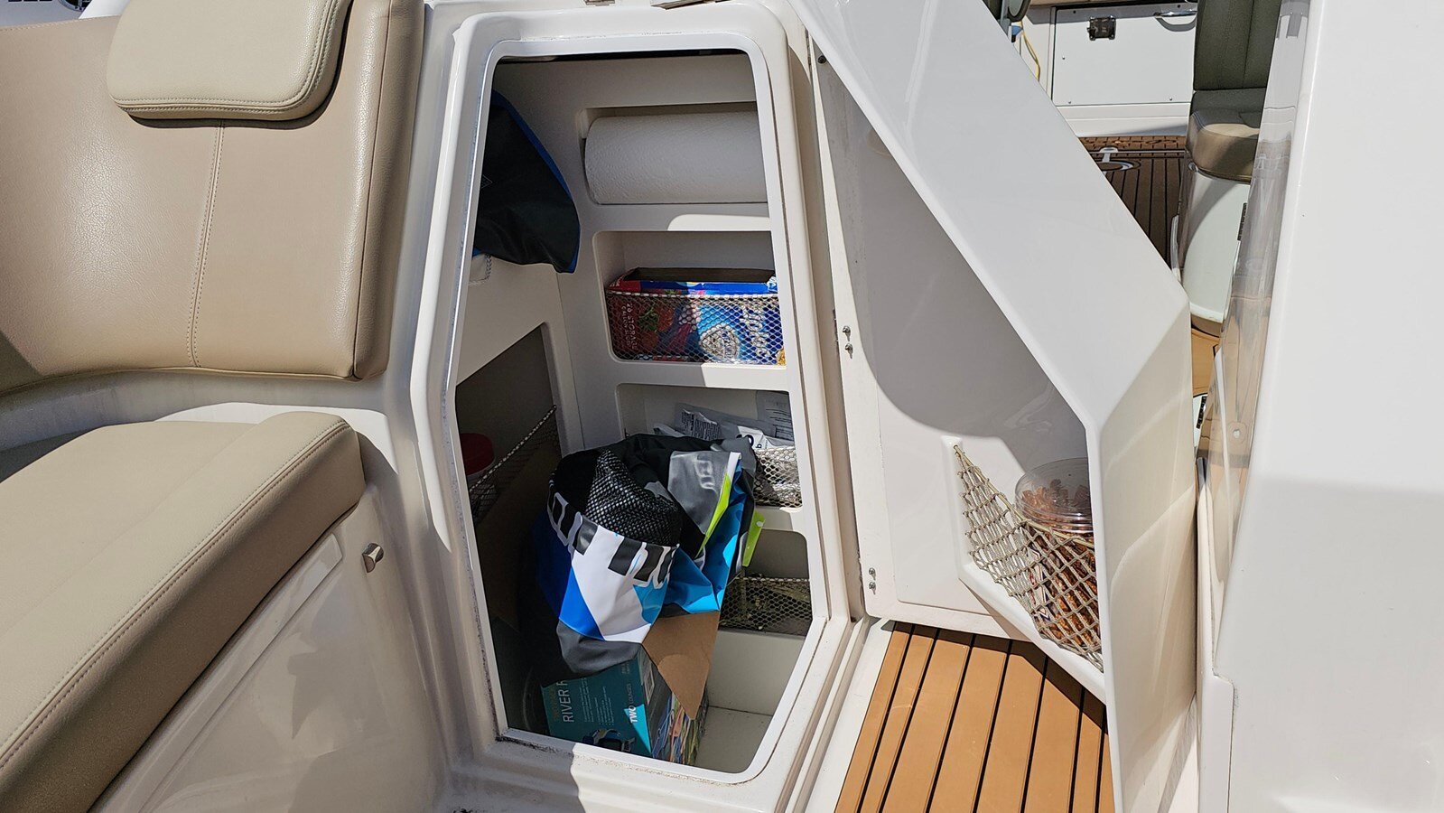 2019-sailfish-32-72d195