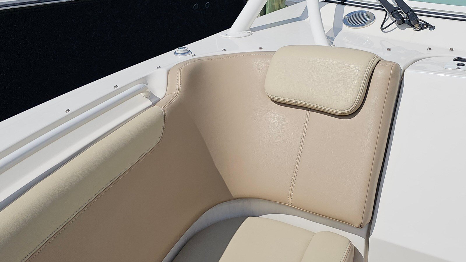 2019-sailfish-32-72d195