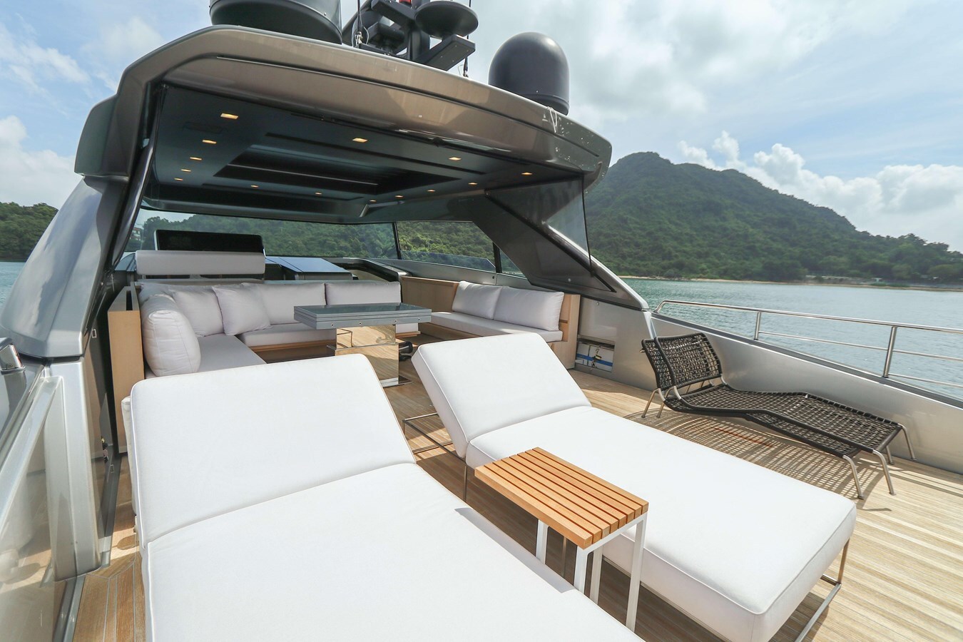 2019-sanlorenzo-77-11-e20f27